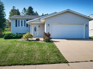 4714 Manor Brook Dr NW, Rochester, MN 55901