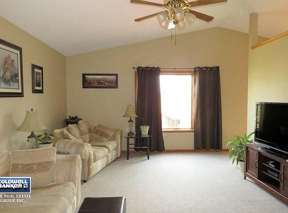 5th image of 664 Simon Dr