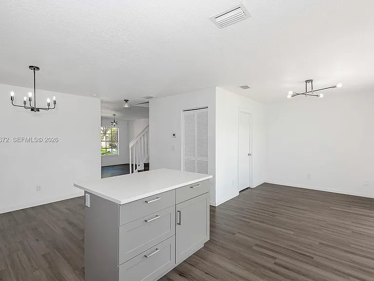 2123 SW 87th Ter — Photo 11