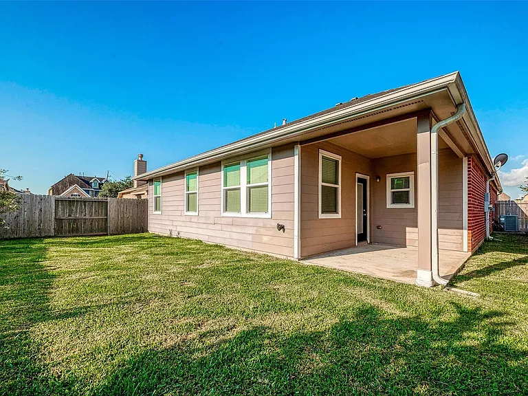8306 Hampton Bay Dr — Photo 25