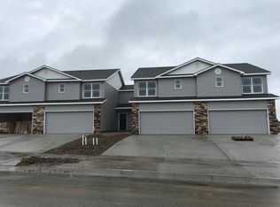 19537 Mulberry Ln, Smithville, MO 64089