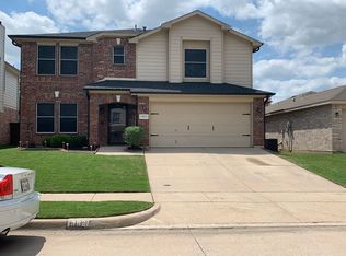 13821 Canyon Ranch Rd, Roanoke, TX 76262