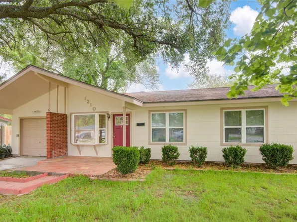 1210 Mac Dr, Sweeny, TX 77480