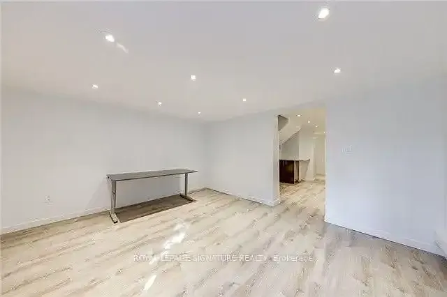2 bed, 1.0 bath, 700 sqft, $2,400 — Photo 4