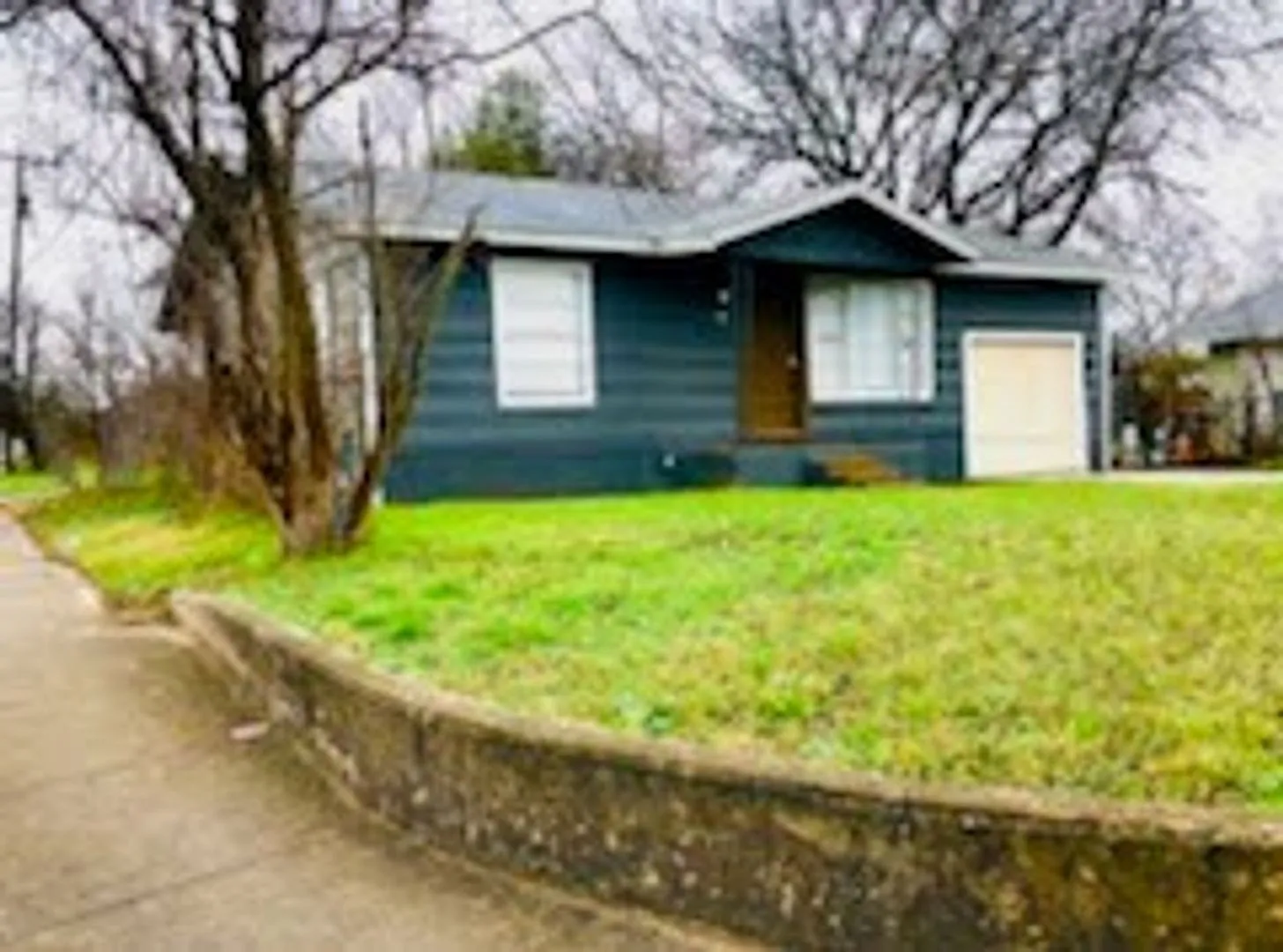 Cozy Home Only 10 Mins from Downtown San Antonio — Photo 1