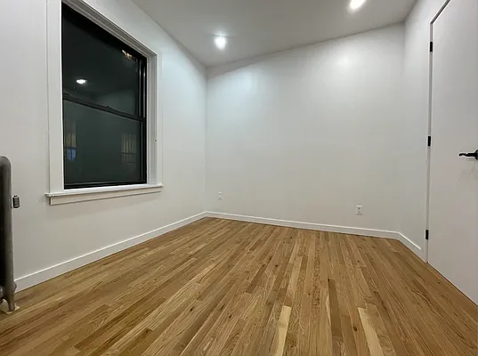 Rented by EXR | media 5