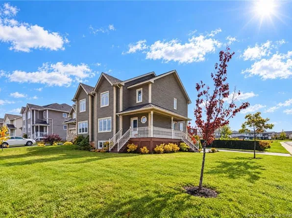 15 Stillwater Dr, Moncton, NB E1E 0E3