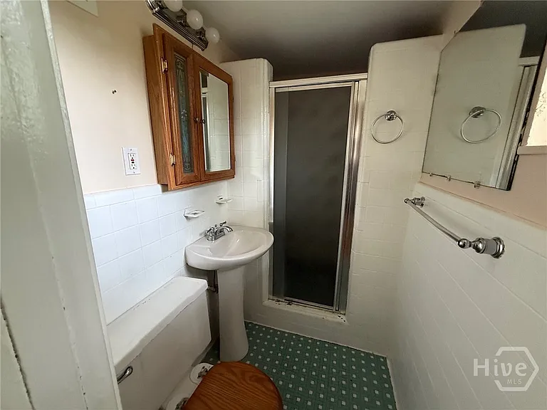 524 Jackson Blvd — Photo 10