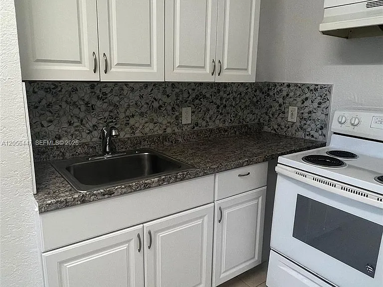 919 NW 2nd Ave #1 — Photo 20