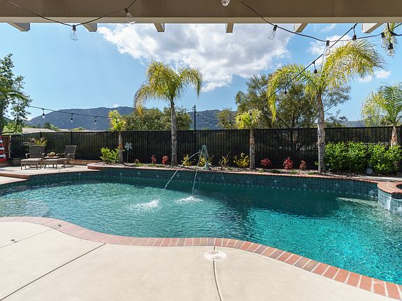 2nd image of 38017 Murrieta Creek Dr