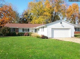 424 Powell Dr, Bay Village, OH