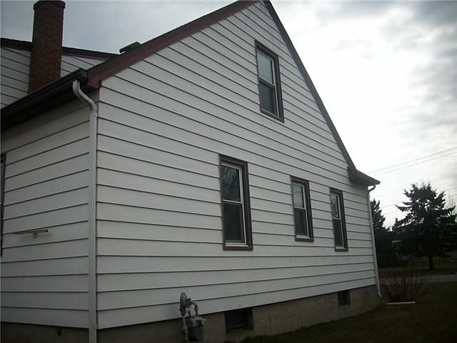 2nd image of 909 13th St S