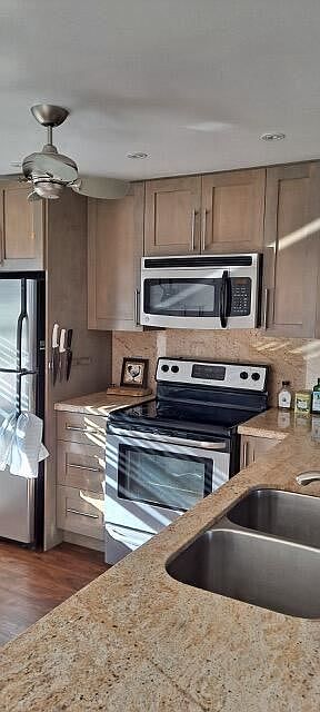 1st image of 921 Gardenia Dr APT 570