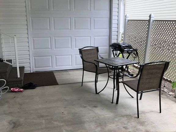 3rd image of 1941 Nathan Ln