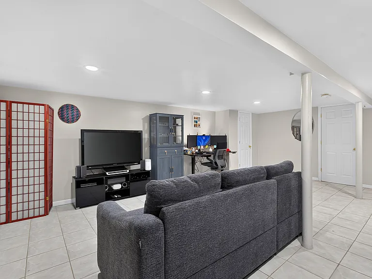 8 Coyles Ct — Photo 30