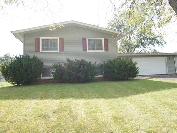 420 Sassafras Dr, Valparaiso, IN 46385