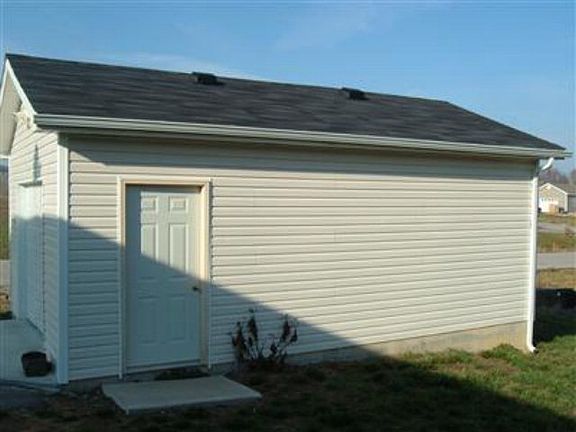 3rd image of 116 Stone Creek Dr