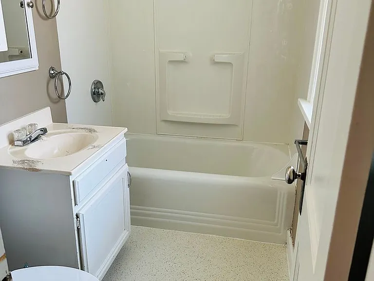 440 Lewis Ave — Photo 29