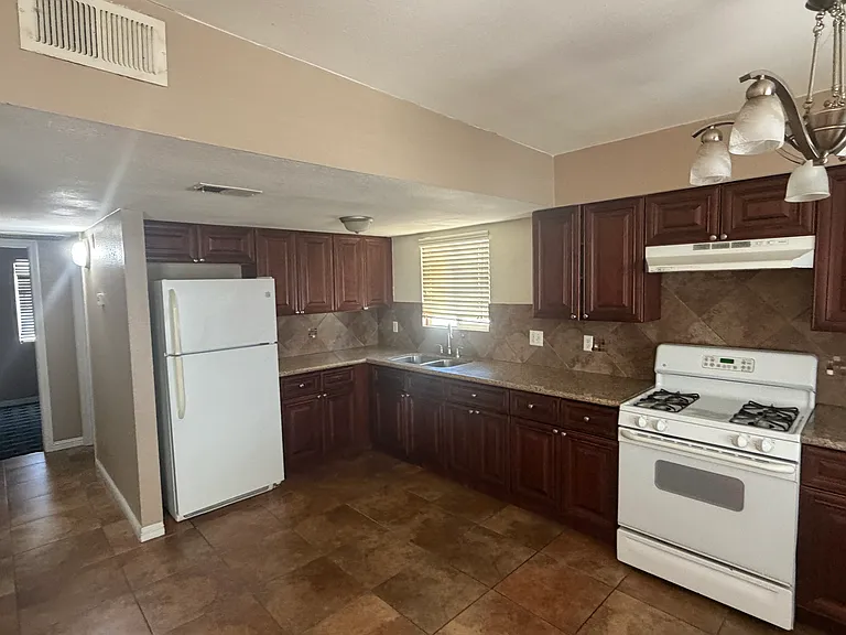 6920 Dunsbach Way #C — Photo 10