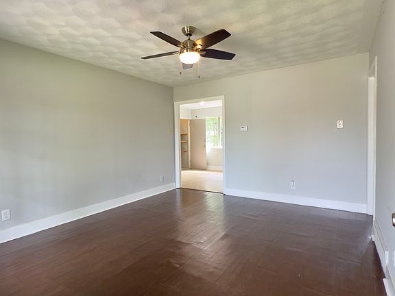 3rd image of 5024 Dupont Dr