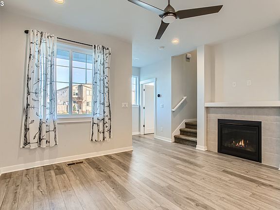 4th image of 4143 SE Century Blvd