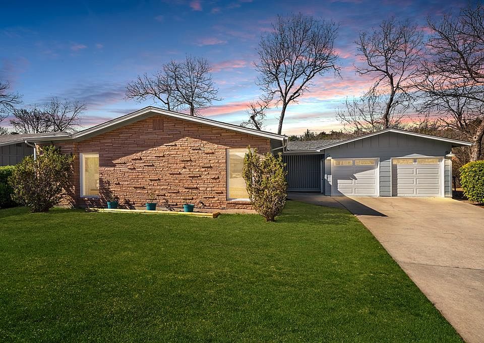 2nd image of 3002 Birdwood Cir