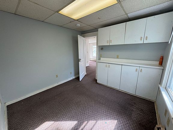 5th image of 187 N Main St #2