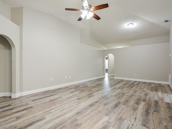 3rd image of 3254 Erskine Dr