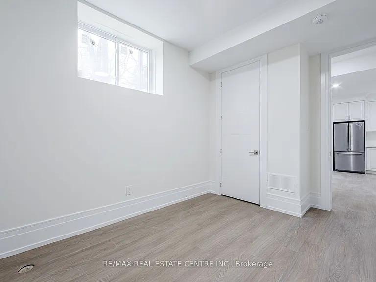 143 Balsam Dr — Photo 22