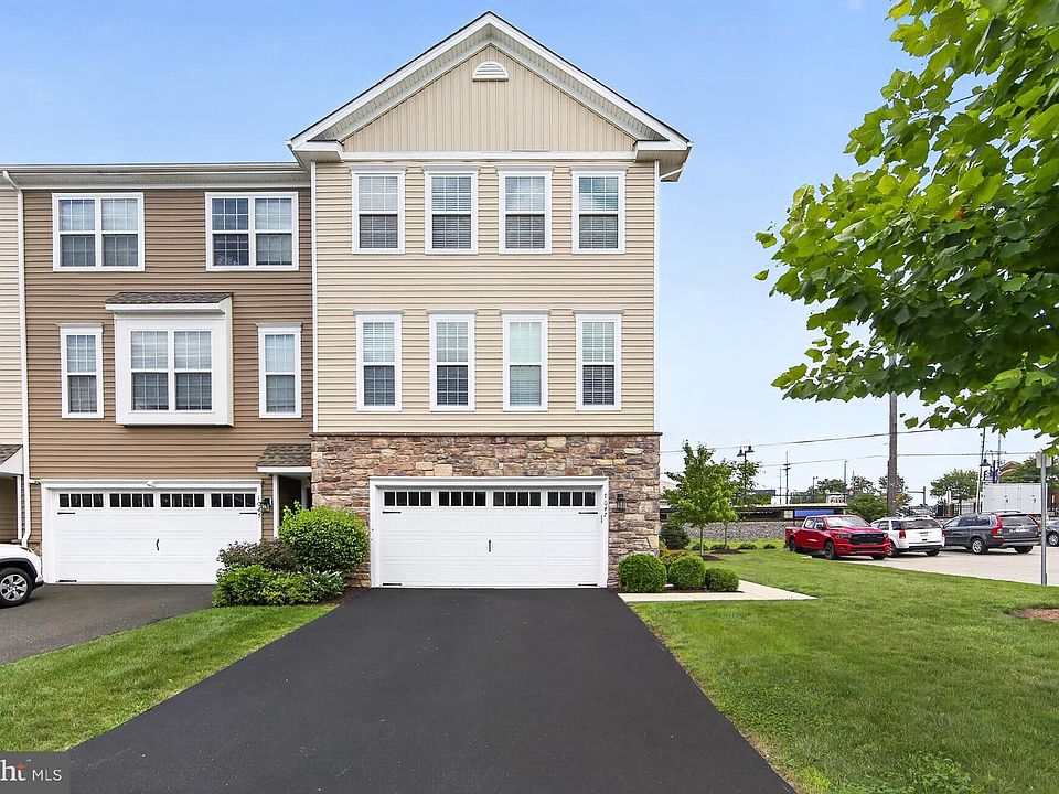 1st image of 1047 Chapman Cir