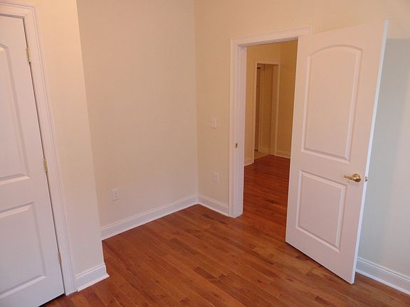 4th image of 9 Gifford Ave APT 503
