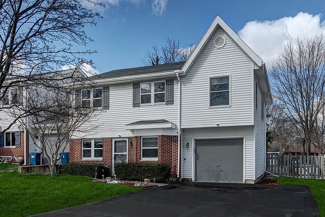 1st image of 23W460 Spyglass Ct