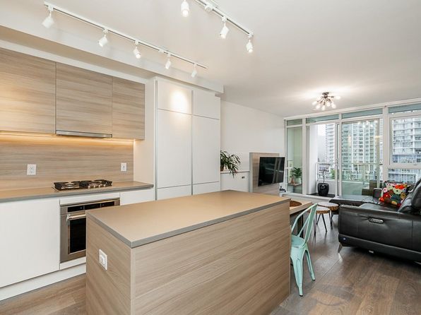 657 Whiting Way #610, Coquitlam, BC V3J 0J6