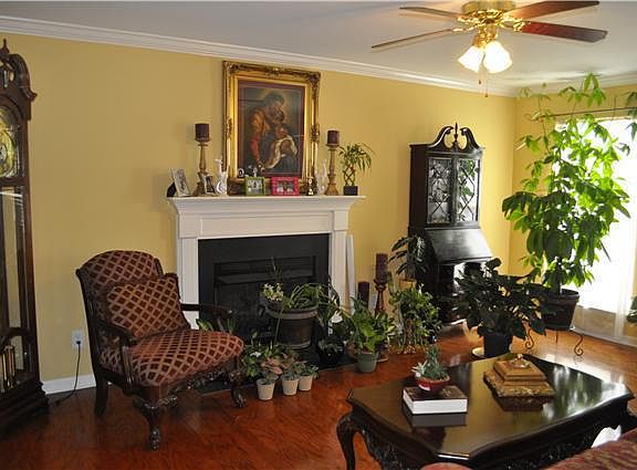 2nd image of 1516 Nathan Ct