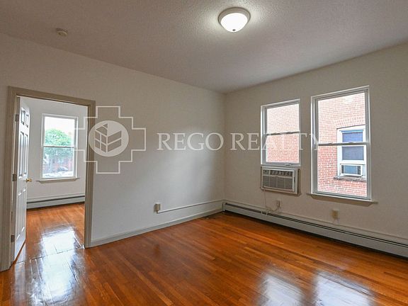 5th image of 277 Buckingham St APT 303