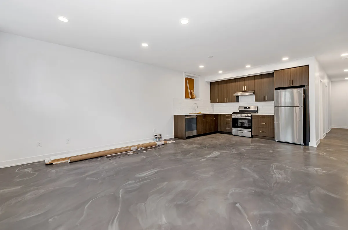 206 Alfred Street — Photo 2