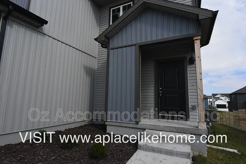 4 bed, 3.5 bath, 2530 sqft, $2,995 — Photo 4