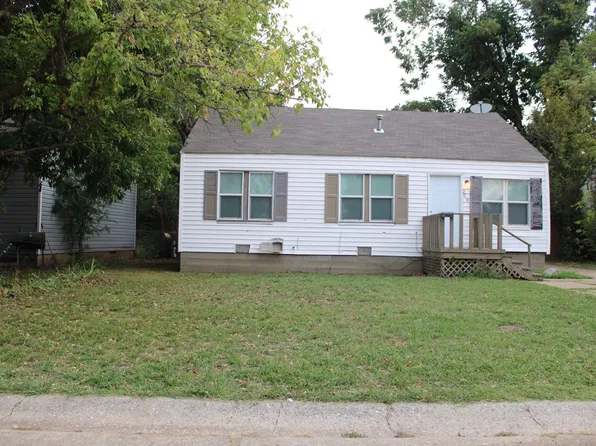 209 W Douglas Dr, Midwest City, OK 73110