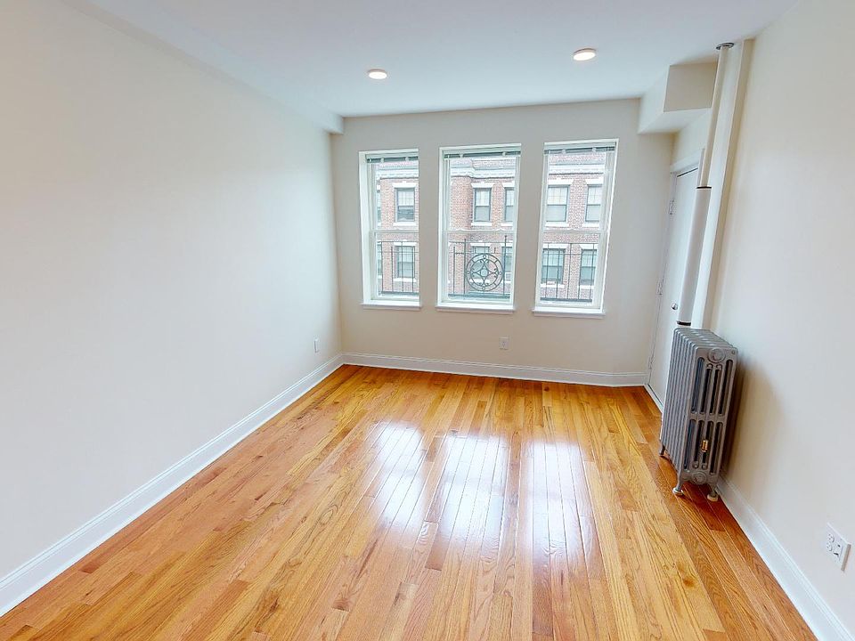 1st image of 123 Sutherland Rd APT F