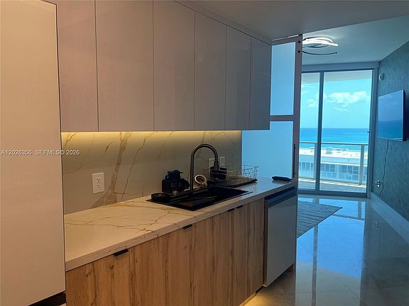 5th image of 3101 S Ocean Dr APT 1707