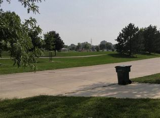 2414 River Dr, Lincoln Park, MI 48146