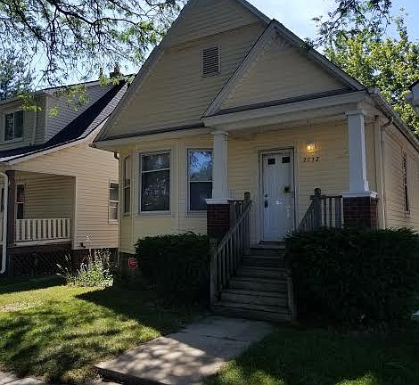2nd image of 2032 Chandler Ave