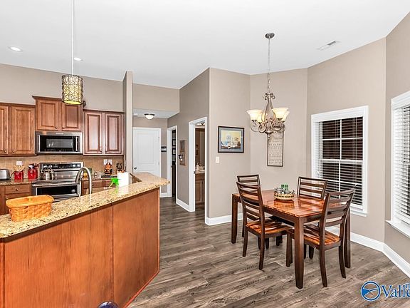4th image of 100 Ash Grove Dr
