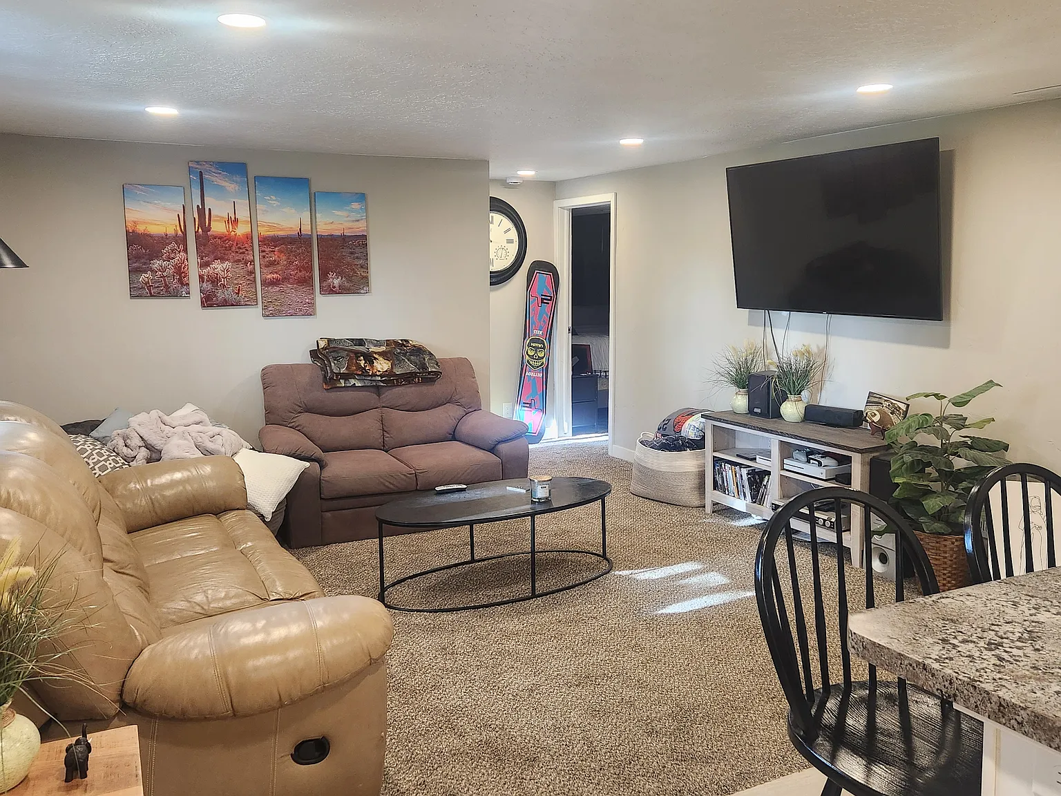 3 bed, 2400 sqft, $750 — Photo 4