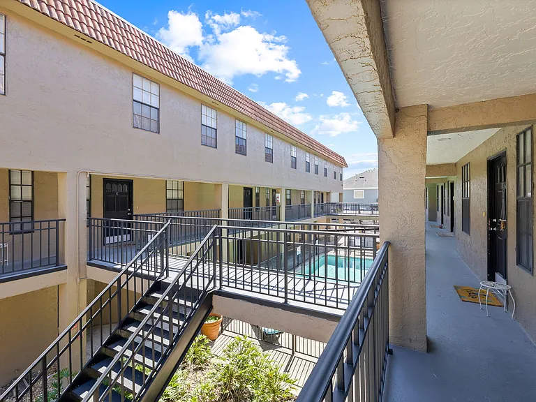 208 S Habana Ave #G — Photo 37