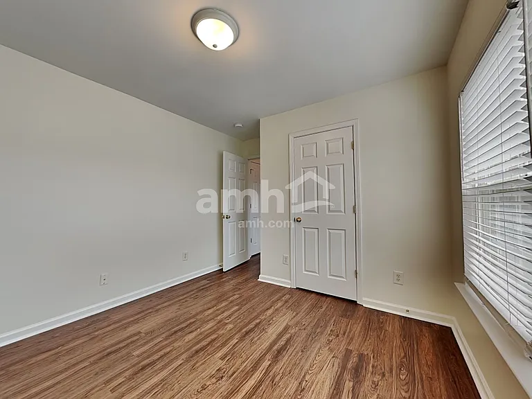 6418 Glenolden Dr — Photo 18