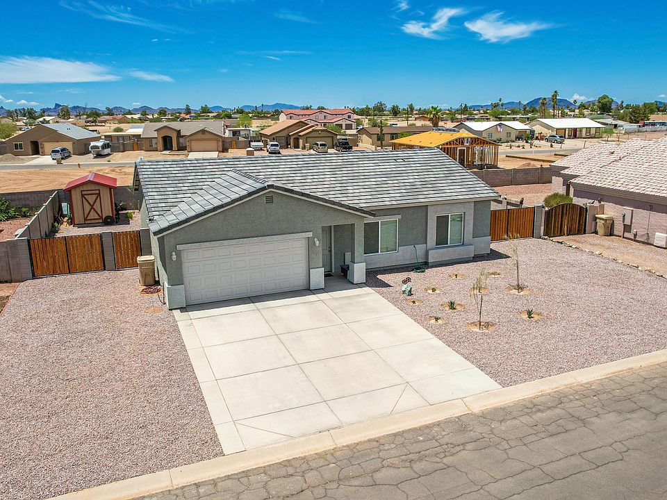 1st image of 8245 W Pineveta Dr