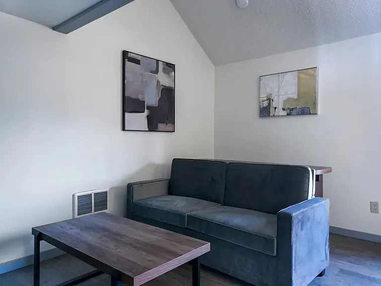 517 1st Ave E #1 — Photo 6