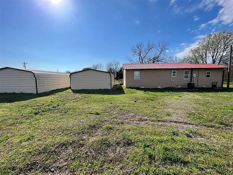 2528 Private Road 5101 — Photo 37