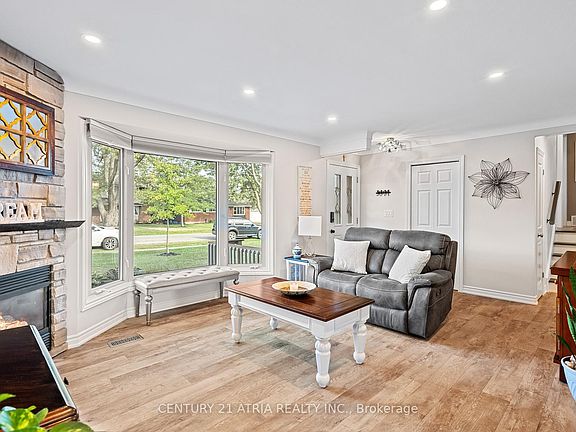 5th image of 749 Ferndale Ave